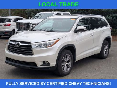 Used 2015 Toyota Highlander XLE image 2