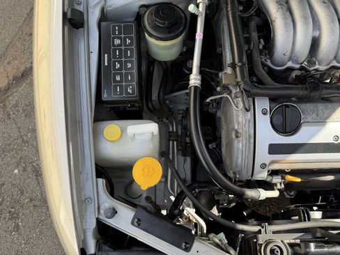 Used 1998 Nissan Maxima GXE FWD image 29