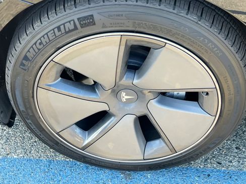 Used 2021 Tesla Model 3 Standard Range Plus RWD image 10