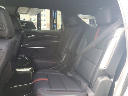 New 2026 Chevrolet Traverse RS image 15
