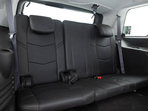 Used 2016 Cadillac Escalade Luxury AWD/4WD image 30