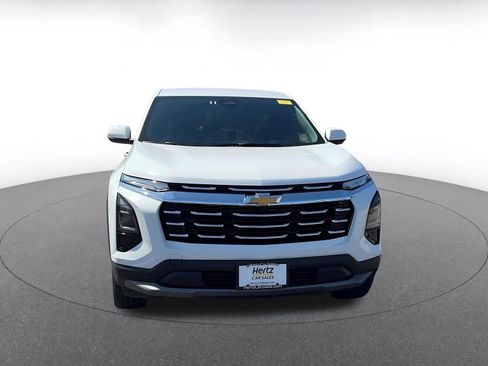 Used 2025 Chevrolet Equinox LT image 3