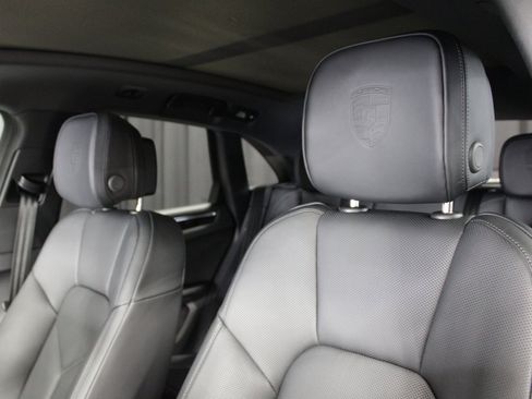 New 2026 Porsche Macan image 5