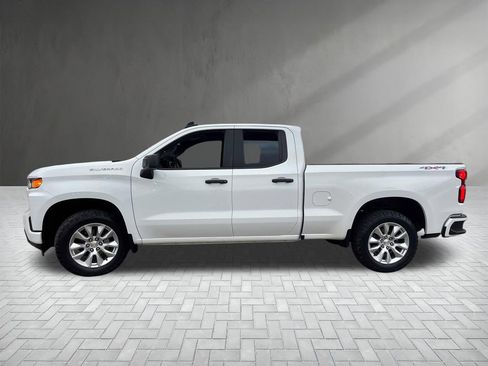 Used 2021 Chevrolet Silverado 1500 Custom image 2