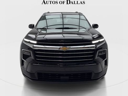 Used 2025 Chevrolet Traverse LT AWD/4WD image 3