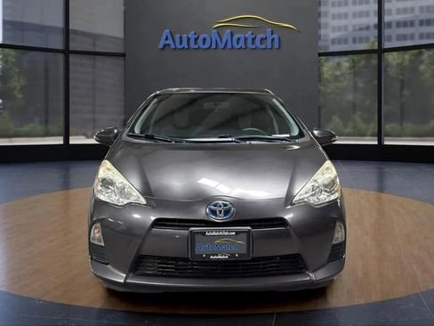 Used 2014 Toyota Prius C One image 2