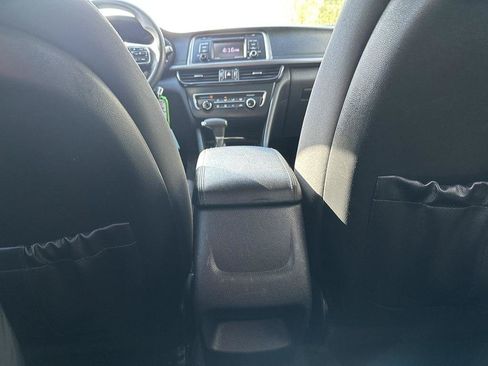 Used 2017 Kia Optima LX w/ Option Group 014 FWD image 29