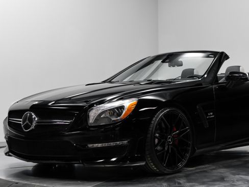 Used 2015 Mercedes-Benz SL 63 AMG w/ Driver Assistance Package image 5