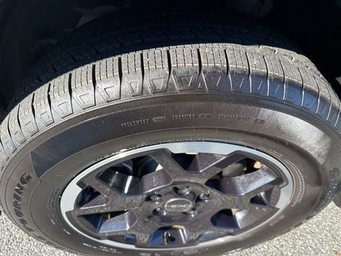 Certified 2025 Honda Pilot EX-L image 2