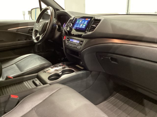 Used 2023 Honda Passport EX-L image 16
