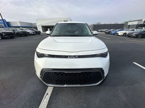 Used 2024 Kia Soul LX image 25