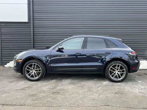 Certified 2023 Porsche Macan image 2