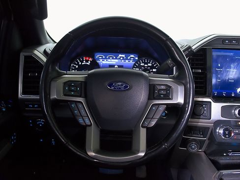 Used 2022 Ford F250 Platinum w/ FX4 Off-Road Package AWD/4WD image 26