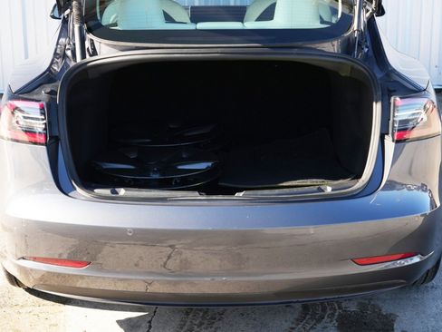 Used 2022 Tesla Model 3 Long Range image 10