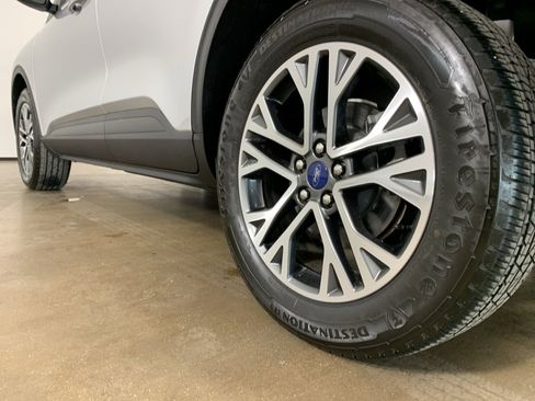 Used 2020 Ford Escape SEL image 13