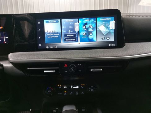 New 2026 Nissan Kicks SV image 19