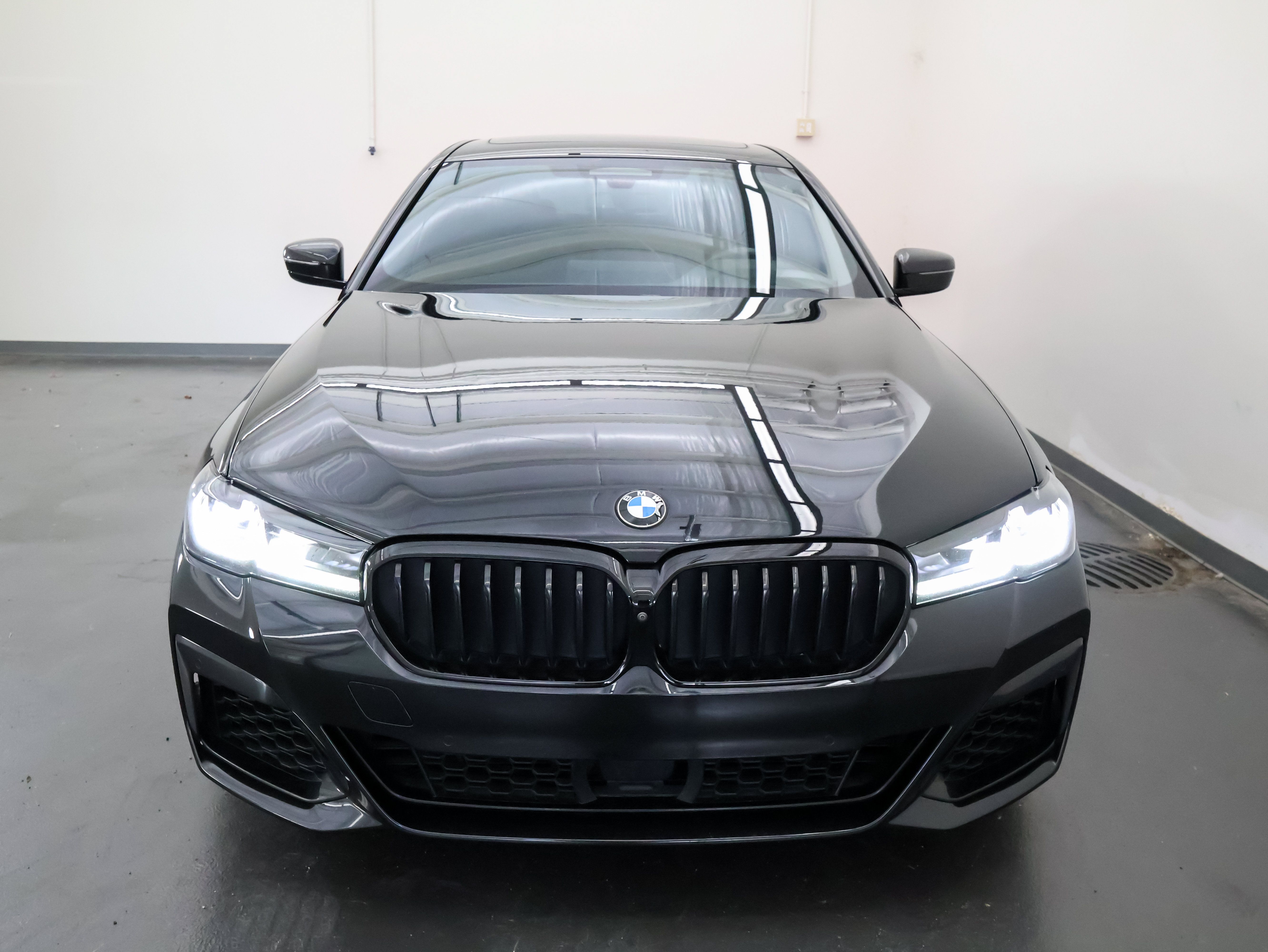 Used 2021 BMW M550i xDrive w/ Executive Package AWD/4WD image 8