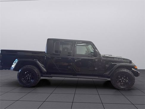 Used 2022 Jeep Gladiator Willys image 7