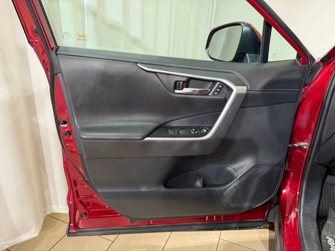 Used 2019 Toyota RAV4 Limited w/ Cold Weather Package AWD/4WD image 15