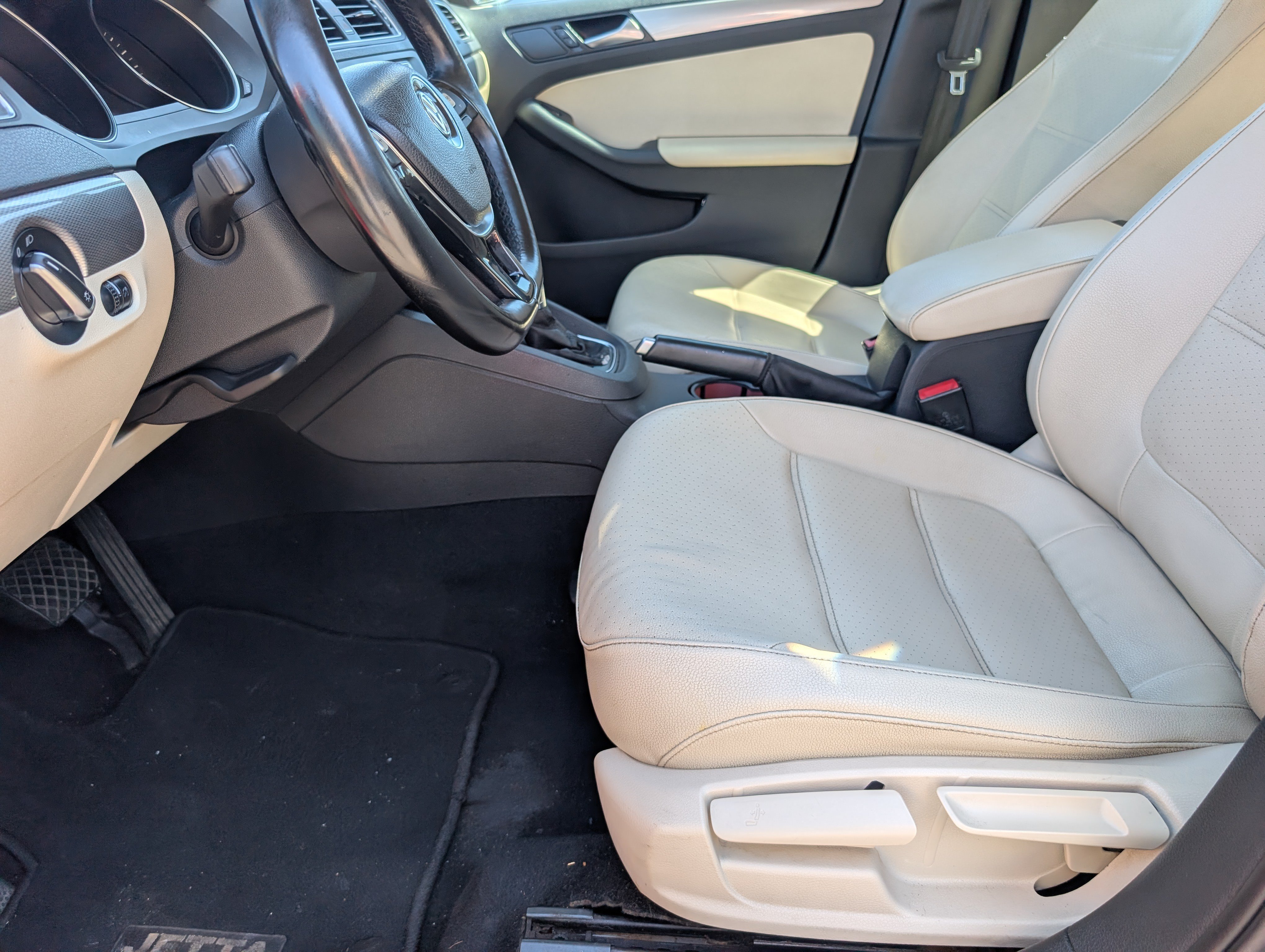 Used 2018 Volkswagen Jetta SE FWD image 14