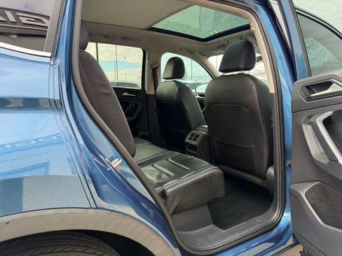 Used 2018 Volkswagen Tiguan SEL Premium image 23