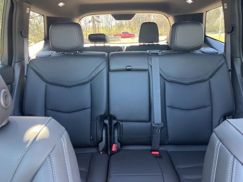 New 2025 Cadillac XT6 Luxury image 39