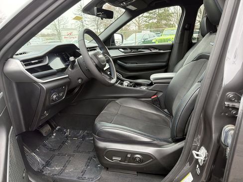 Used 2022 Jeep Grand Cherokee Trailhawk w/ Advanced Protech Group II image 11