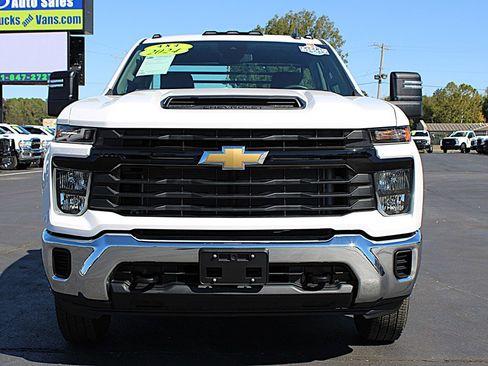 Used 2024 Chevrolet Silverado 3500 W/T w/ Snow Plow Prep Package image 9