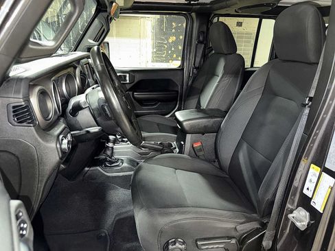 Used 2018 Jeep Wrangler Unlimited Sport S AWD/4WD image 15