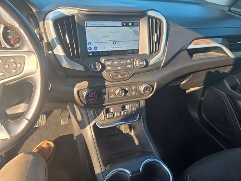 Used 2018 GMC Terrain SLE w/ Driver Convenience Package FWD image 9