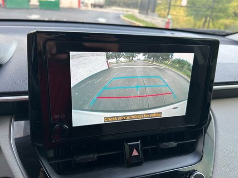 Used 2025 Toyota Corolla Cross LE FWD image 25