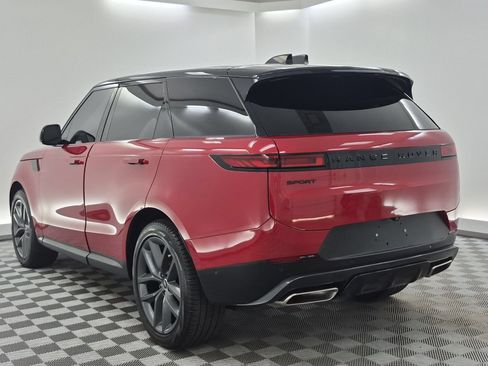 Used 2025 Land Rover Range Rover Sport SE AWD/4WD image 3