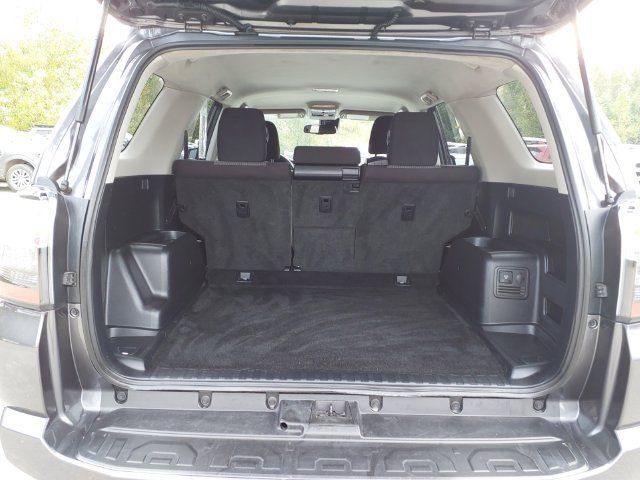 Used 2023 Toyota 4Runner SR5 AWD/4WD image 23