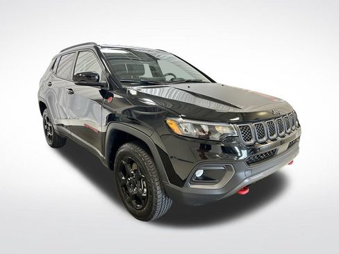 Used 2024 Jeep Compass Trailhawk w/ Trailhawk Convenience Group AWD/4WD image 26