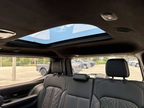 Used 2023 Jeep Grand Wagoneer Series III AWD/4WD image 27