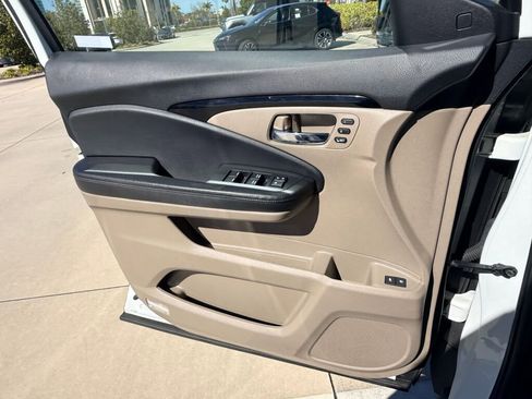 Used 2020 Honda Pilot Elite image 23
