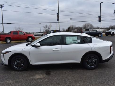 New 2026 Kia K4 LXS image 7