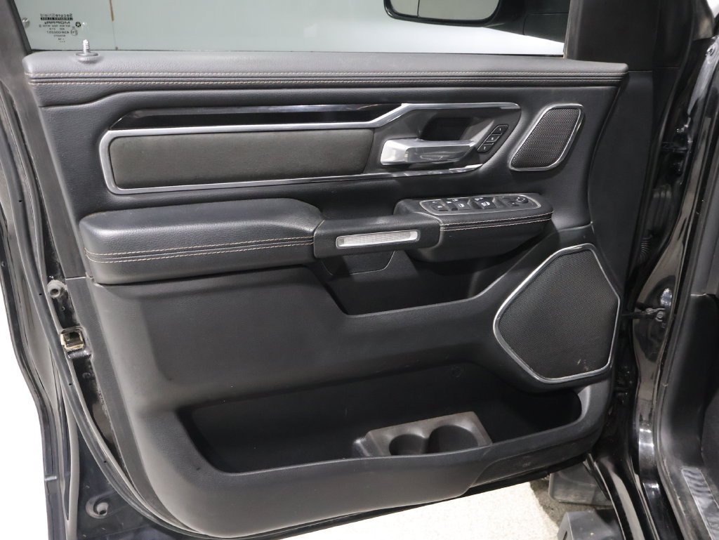 Used 2019 RAM 1500 Laramie AWD/4WD image 13