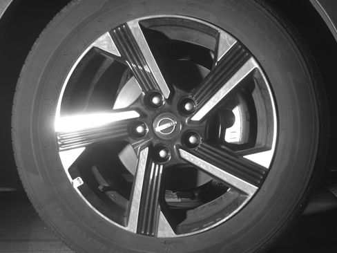 Used 2025 Nissan Sentra SV FWD image 13