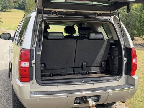 Used 2007 Chevrolet Tahoe LTZ w/ LTZ Preferred Equipment Group AWD/4WD image 12