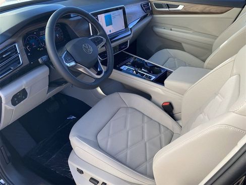 New 2026 Volkswagen Atlas SE image 14