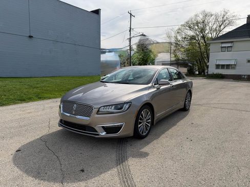 Used 2020 Lincoln MKZ FWD image 3