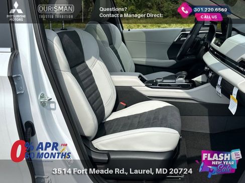 New 2025 Mitsubishi Outlander SE image 23