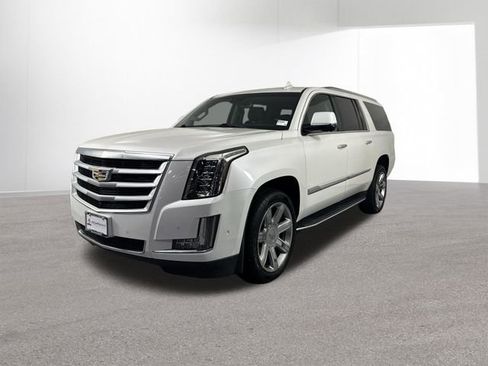 Used 2019 Cadillac Escalade ESV Luxury AWD/4WD image 2