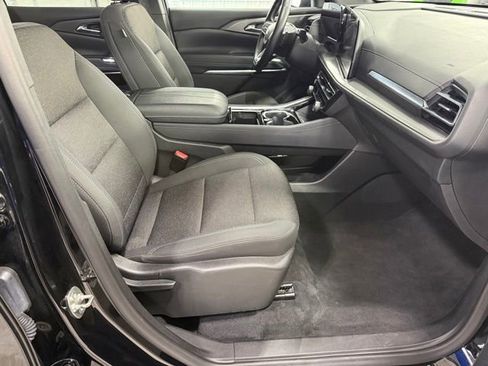 Used 2024 Chevrolet Traverse LT image 24