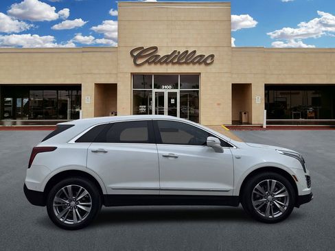 Certified 2023 Cadillac XT5 Premium Luxury w/ Technology Package image 2