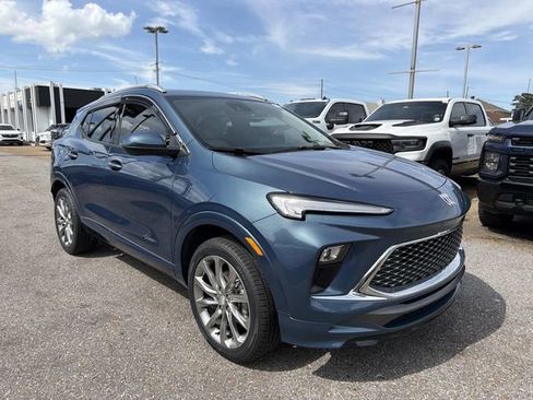 Used 2024 Buick Encore GX Avenir w/ Avenir Convenience Package AWD/4WD image 4
