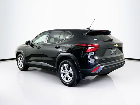 Used 2025 Chevrolet Trax LS w/ Driver Confidence Package image 5