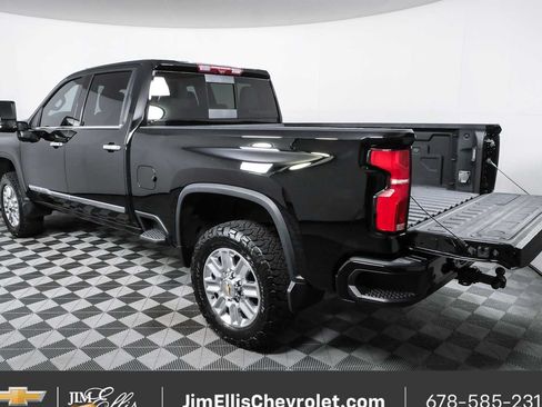 Used 2024 Chevrolet Silverado 2500 High Country w/ Technology Package AWD/4WD image 32