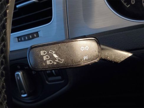 Used 2015 Volkswagen Golf S image 14